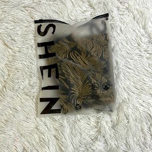 Brand new. Size medium